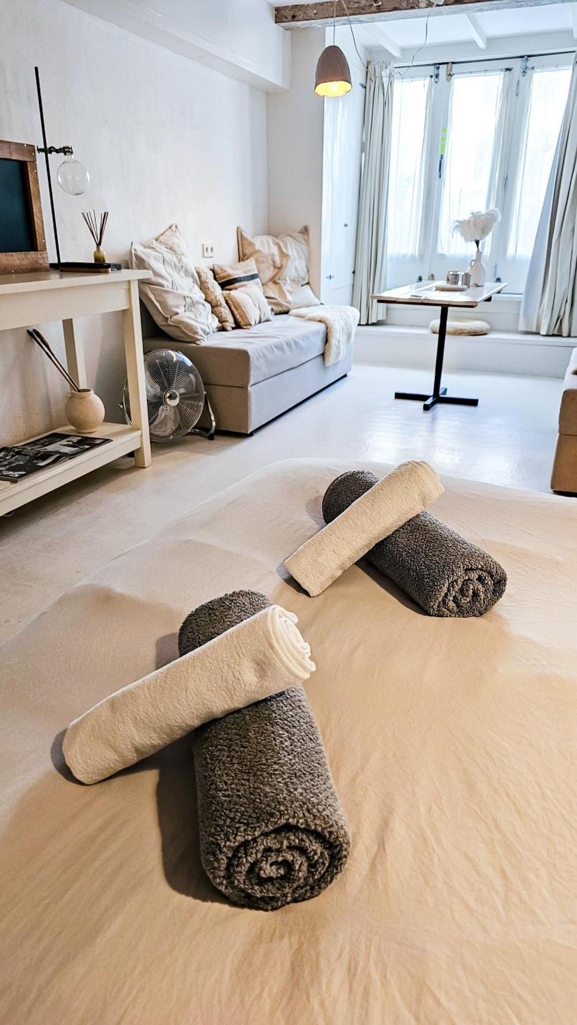 أمستردام The White Wilde - Studio In A Historic Canalhouse From 1799 المظهر الخارجي الصورة
