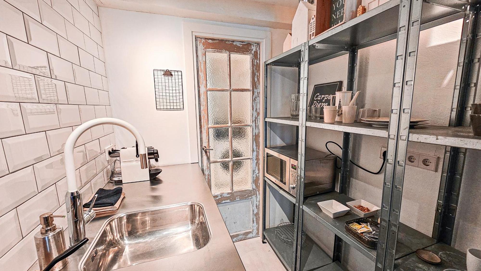 أمستردام The White Wilde - Studio In A Historic Canalhouse From 1799 المظهر الخارجي الصورة