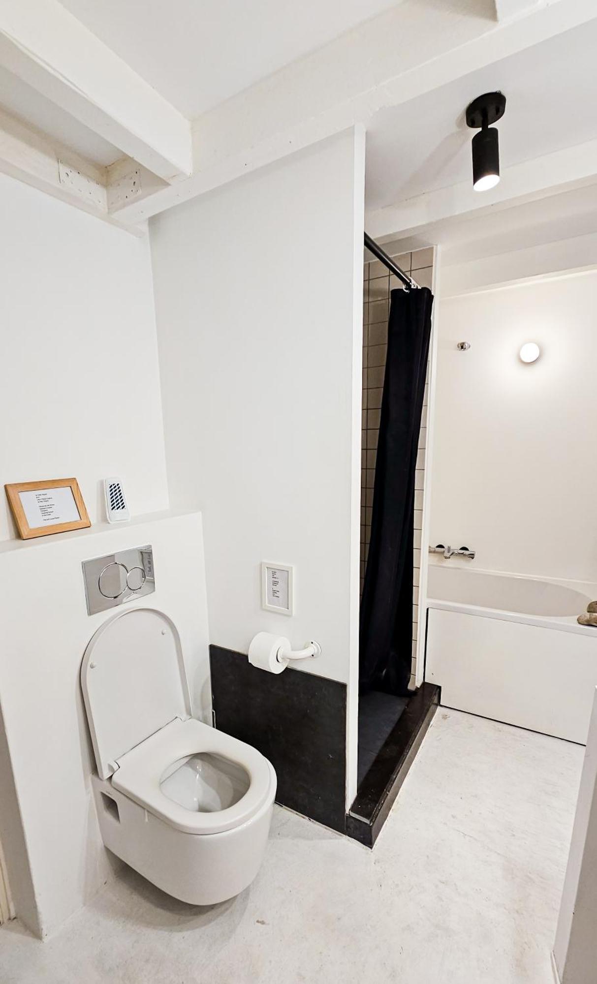 أمستردام The White Wilde - Studio In A Historic Canalhouse From 1799 المظهر الخارجي الصورة