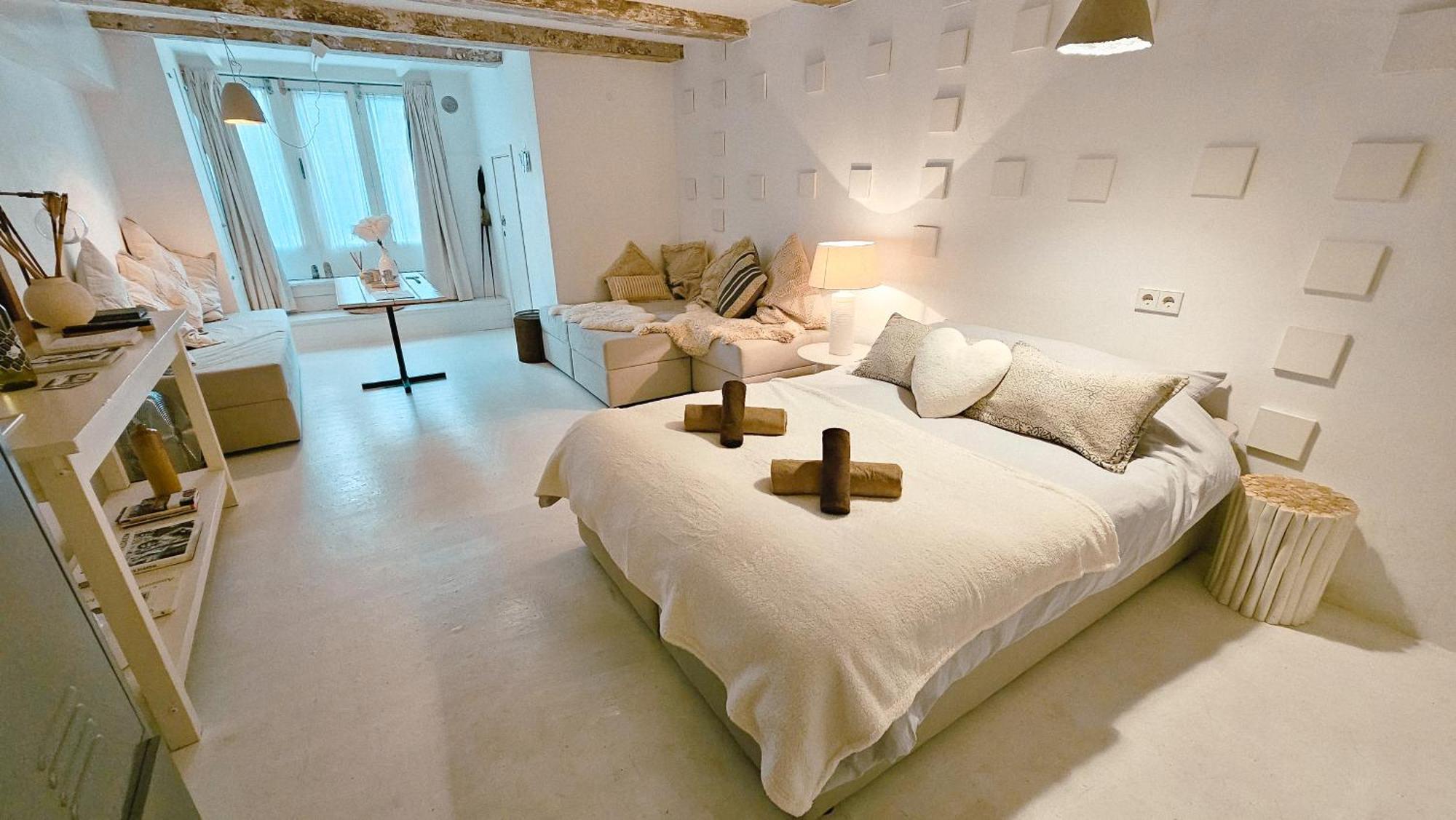 أمستردام The White Wilde - Studio In A Historic Canalhouse From 1799 المظهر الخارجي الصورة